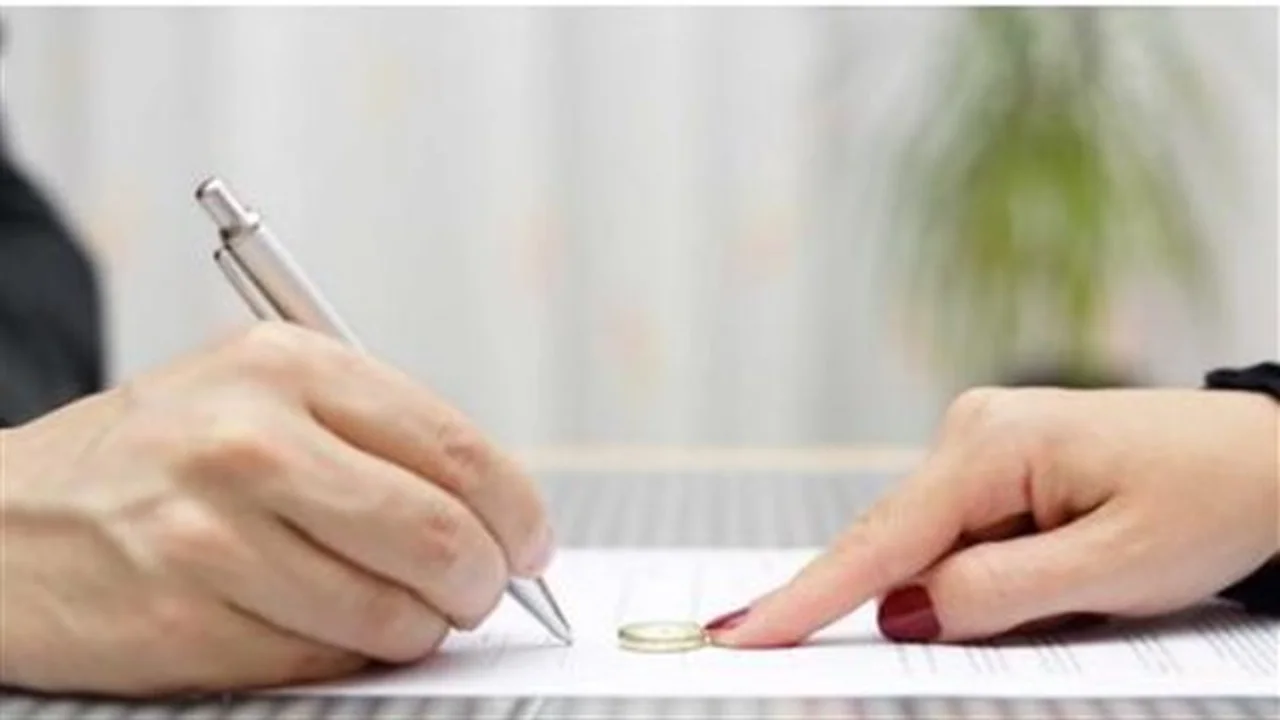 رسوم استخراج قسيمة طلاق مميكنة.. إجراءات استلام الوثيقة من السجل المدني 2026